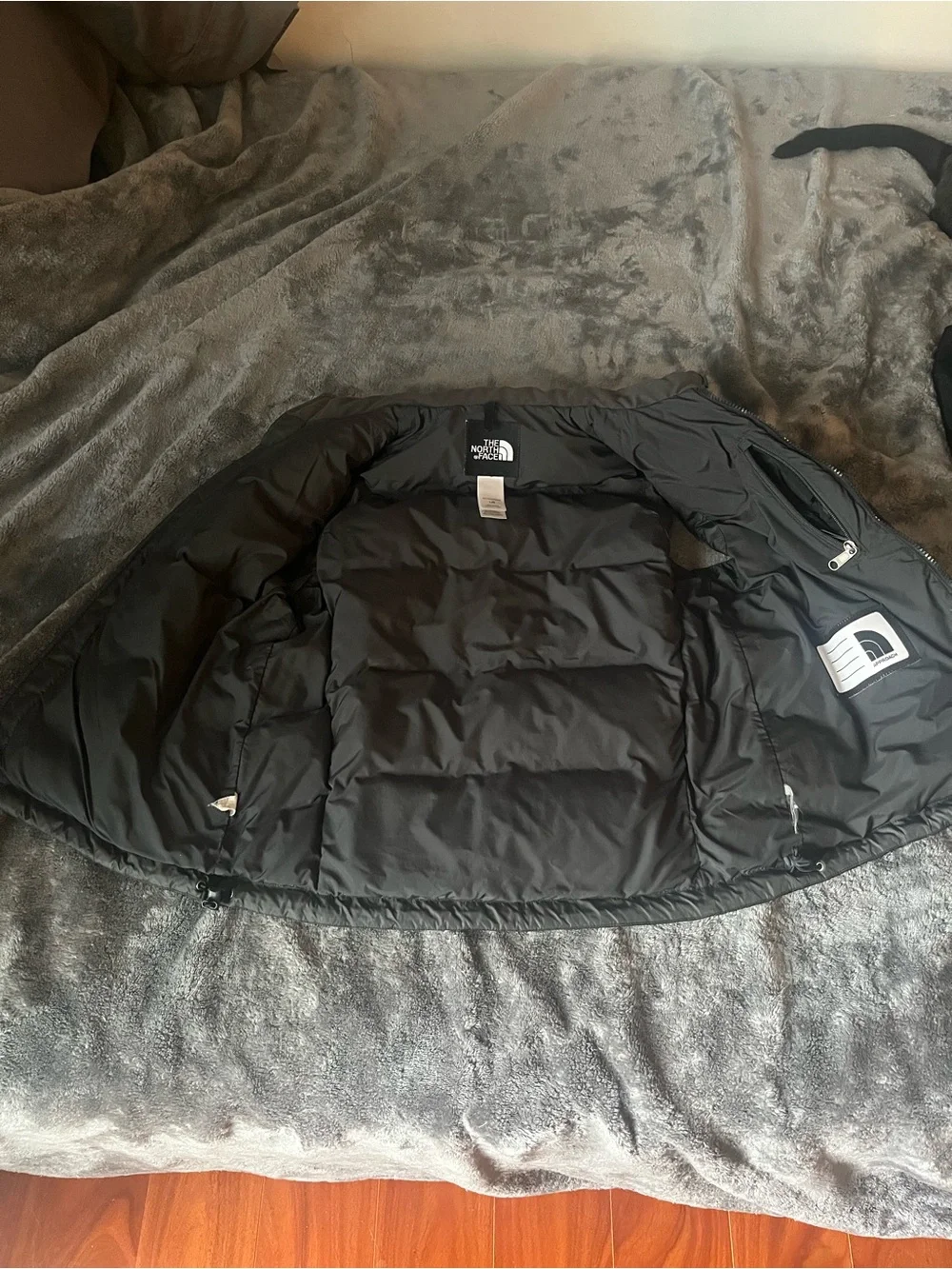 The North Face Black 550 Down Puffer Vest. Size Large. Great condition.